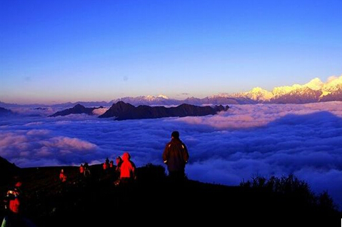 清明小長假自駕牛背山觀景